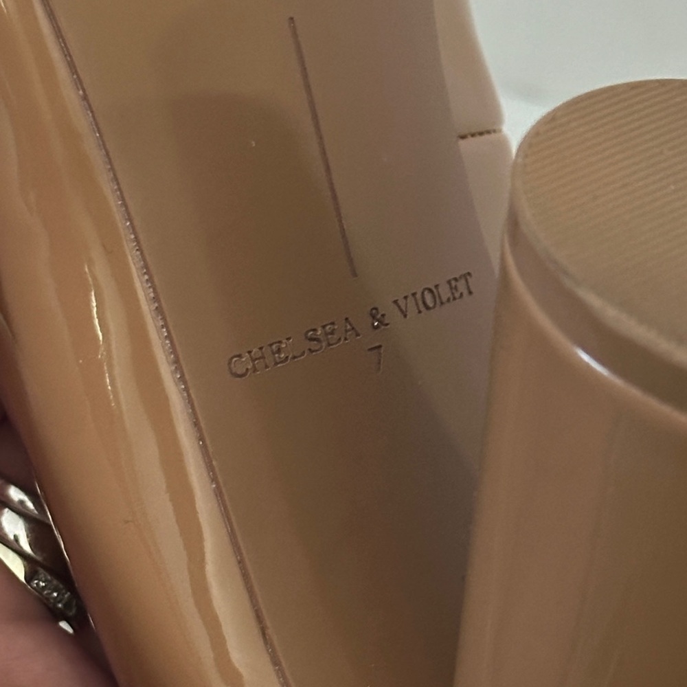Chelsea & Violet Elegant Tan patent leather Pumps sz 7 - Picture 9 of 10